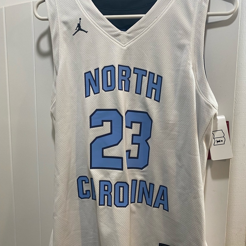 New Jordan North Carolina reversible jersey M